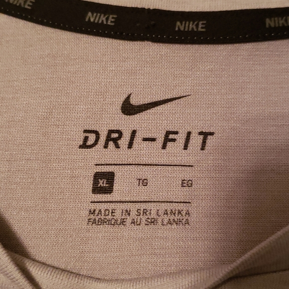 Nike Dri-Fit Men's Tee-shirt - Picture 3 of 9